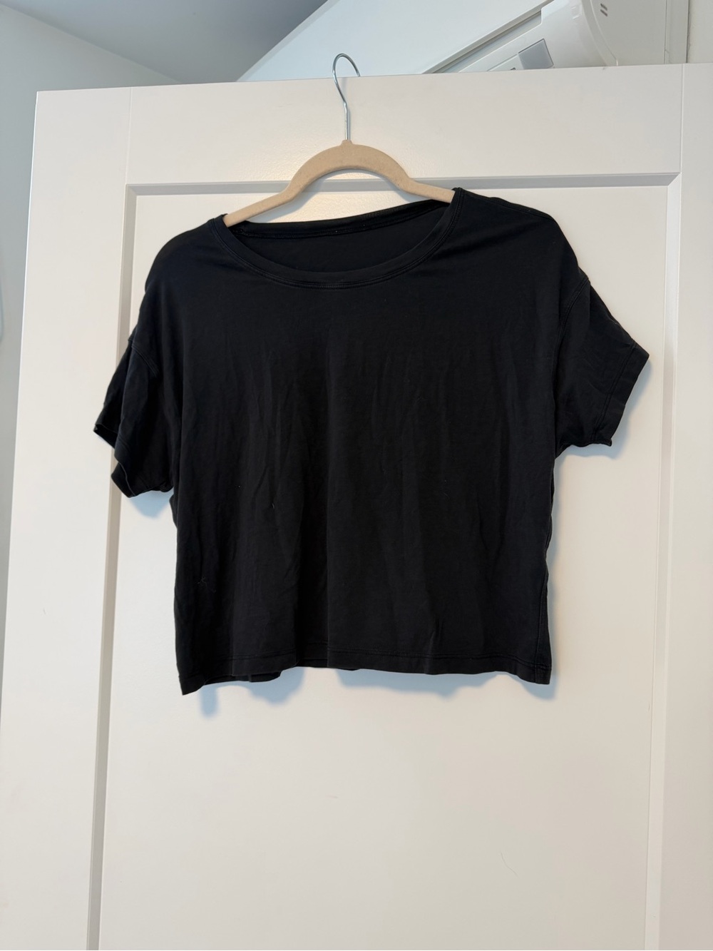 Lululemon Black Cropped workout tee